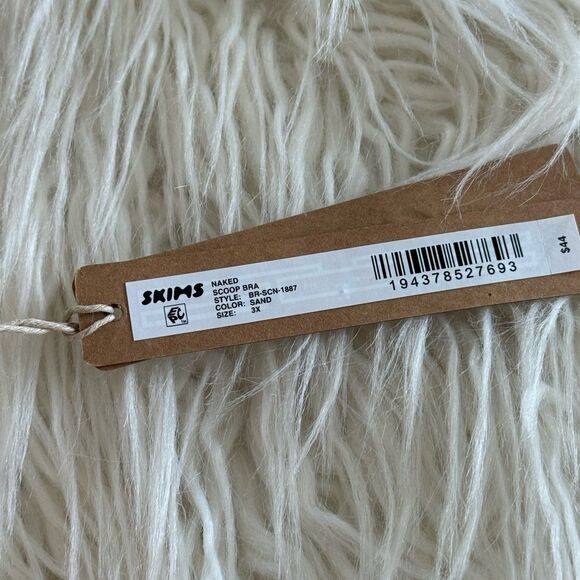 Skims Naked Scoop Bra Sand Size 3X - Picture 8 of 8